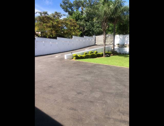 400M² LODGE FOR SALE IN PARK HILL